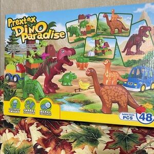 Dino Paradise Building Set - Multicolor